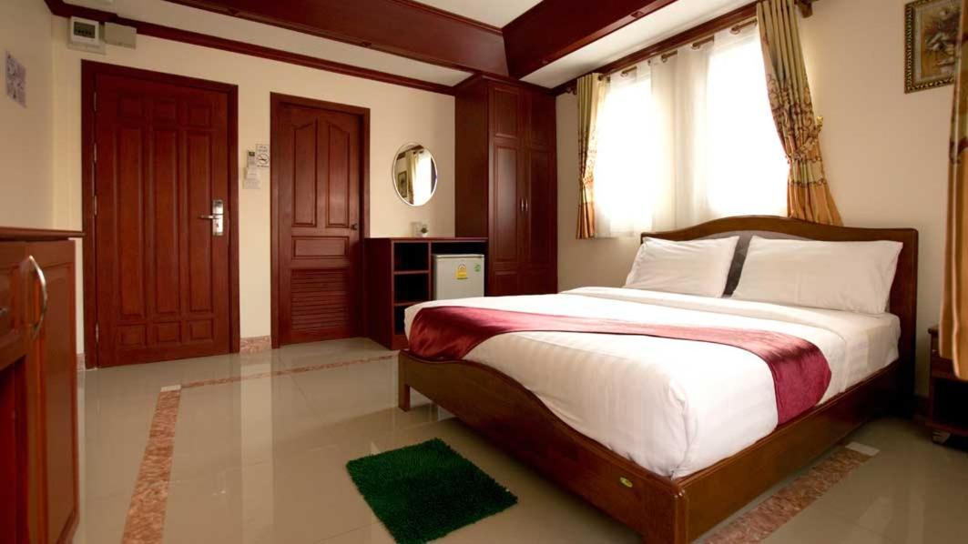 Bluebird Inn Паттая Екстер'єр фото