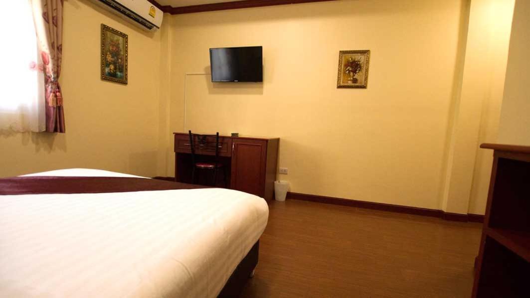 Bluebird Inn Паттая Екстер'єр фото