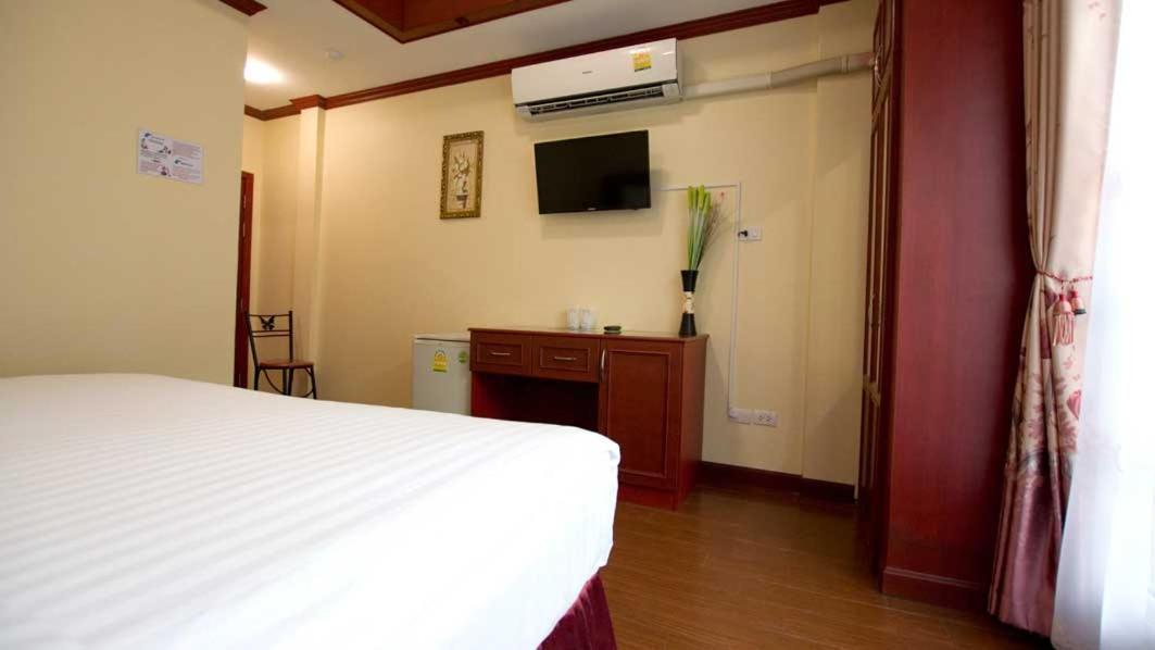 Bluebird Inn Паттая Екстер'єр фото