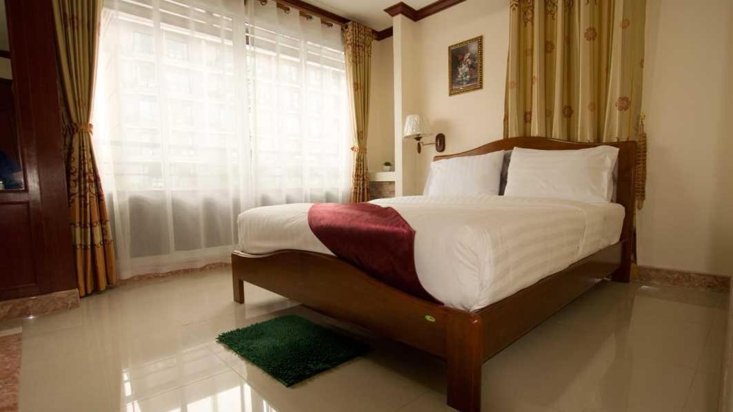 Bluebird Inn Паттая Екстер'єр фото