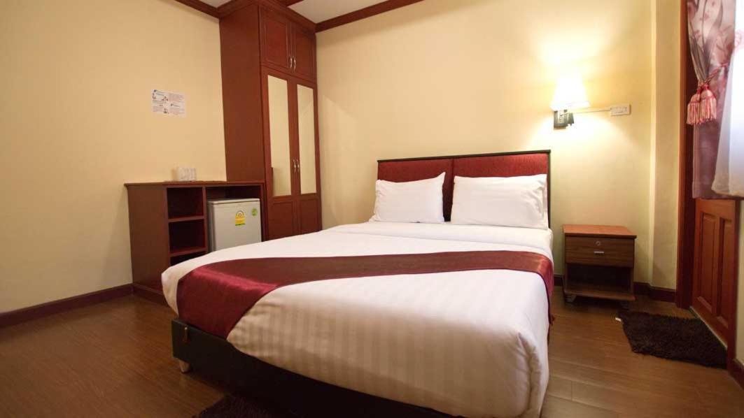 Bluebird Inn Паттая Екстер'єр фото