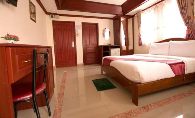 Bluebird Inn Паттая Екстер'єр фото