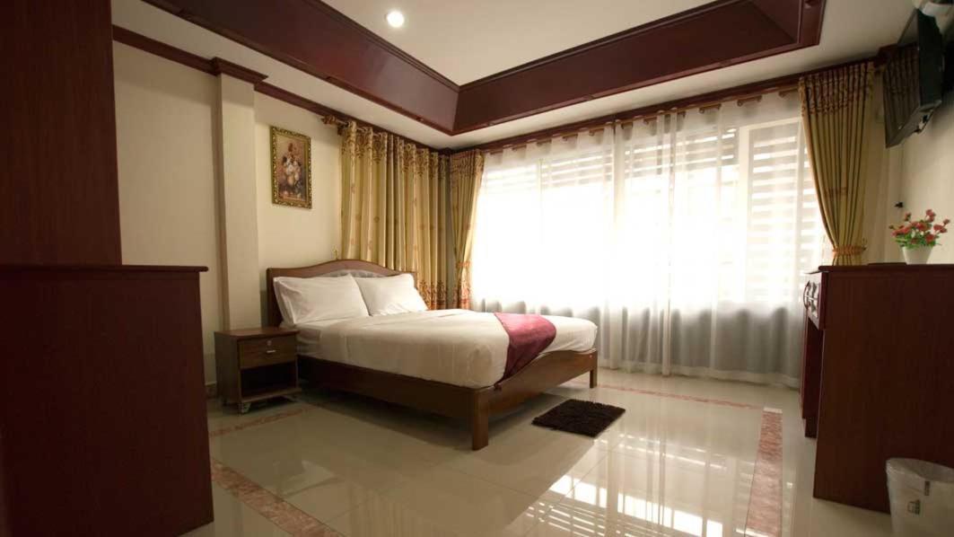 Bluebird Inn Паттая Екстер'єр фото