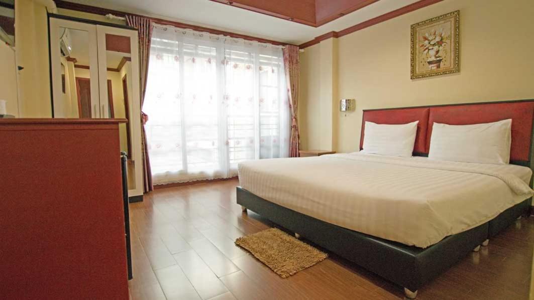 Bluebird Inn Паттая Екстер'єр фото