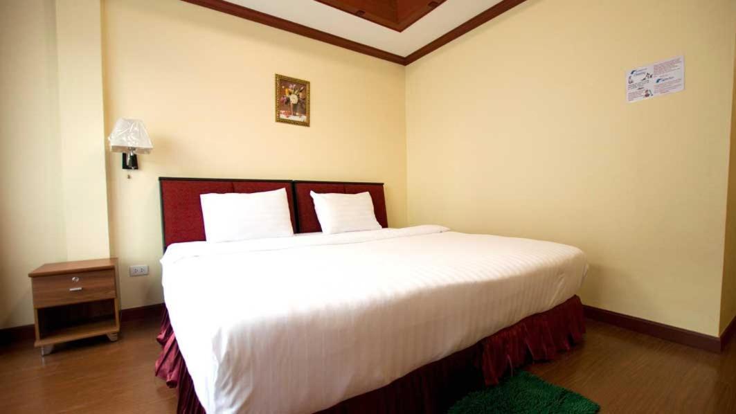Bluebird Inn Паттая Екстер'єр фото